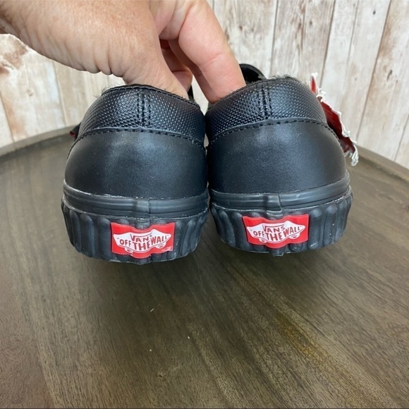 Vans Marvel Black Widow Classic Slip On Shoe Size 5.5 Women - Picture 7 of 13